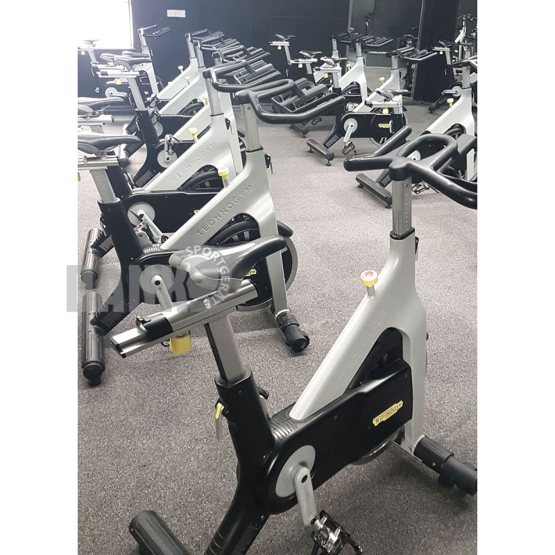 Technogym Group Cycle Ride, Indoor Cycling Bike, viele